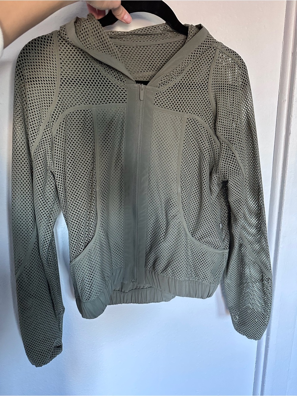 Lululemon women's relaxed fit Mesh Jacket Hooded Zip Up
